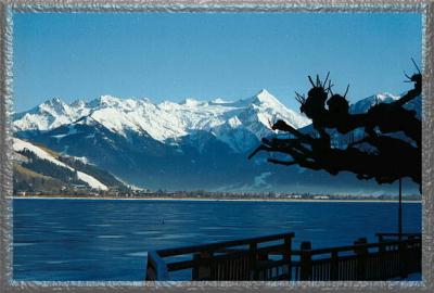 <html>
<br />
<head>
<br />
<title>Meine Heimat</title>
<br />
</head>
<br />

<br />
<body>
<br />
Ein wunderschönes Bild von Zell am See
<br />
</body>
<br />
</html>
<br />
